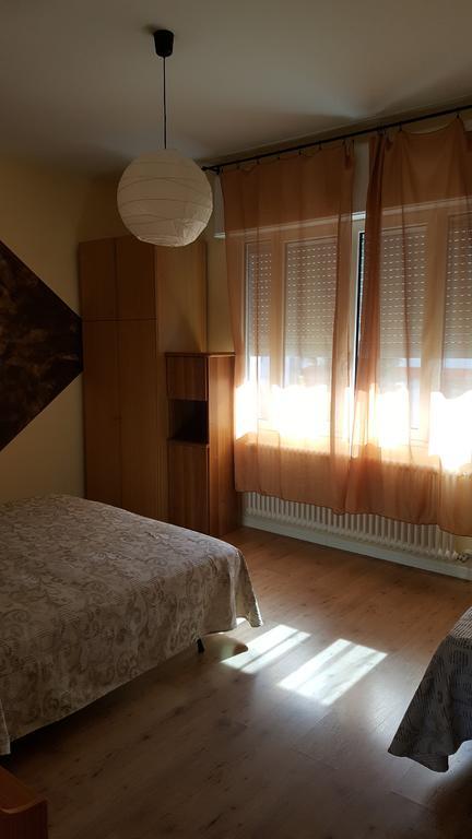 Casa Marietta Apartment Каорле Екстериор снимка